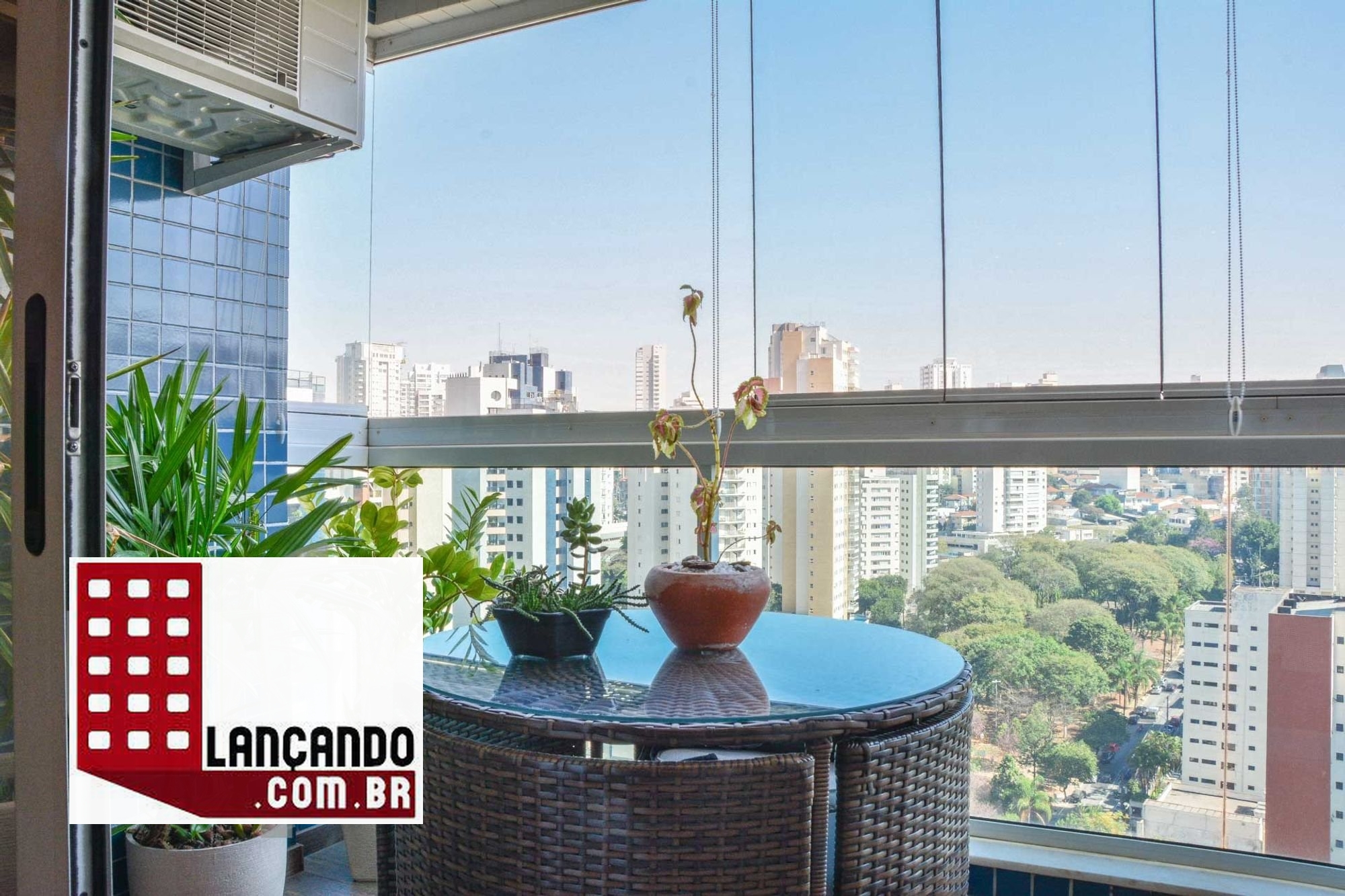 Apartamento à venda com 4 quartos, 156m² - Foto 2