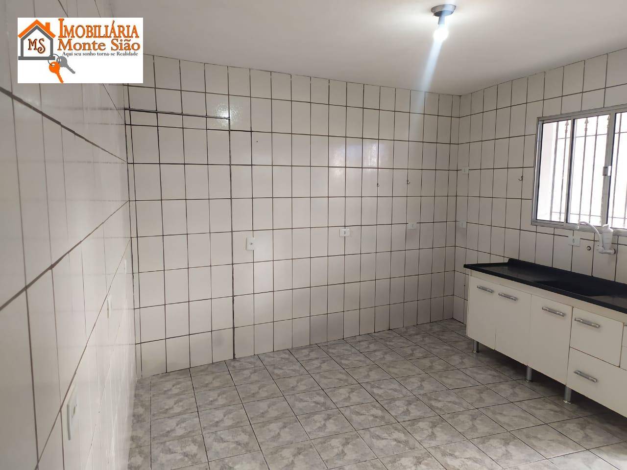 Casa à venda com 4 quartos, 200m² - Foto 11