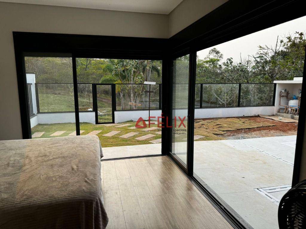 Casa de Condomínio à venda com 4 quartos, 261m² - Foto 17