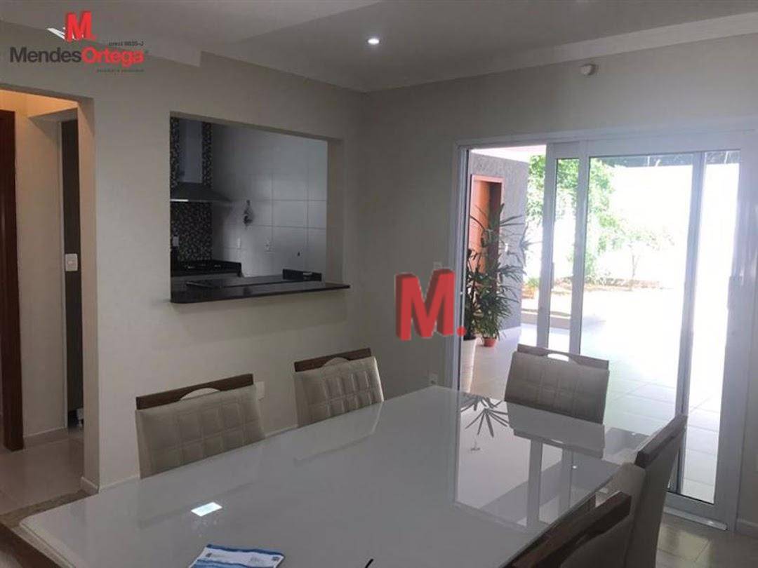 Casa à venda com 3 quartos, 234m² - Foto 8