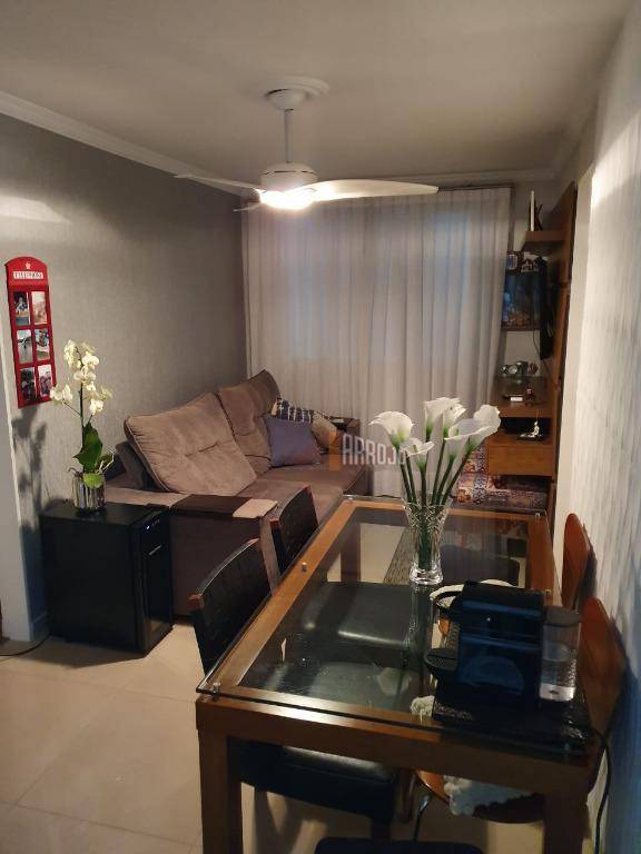 Apartamento à venda com 3 quartos, 47m² - Foto 3