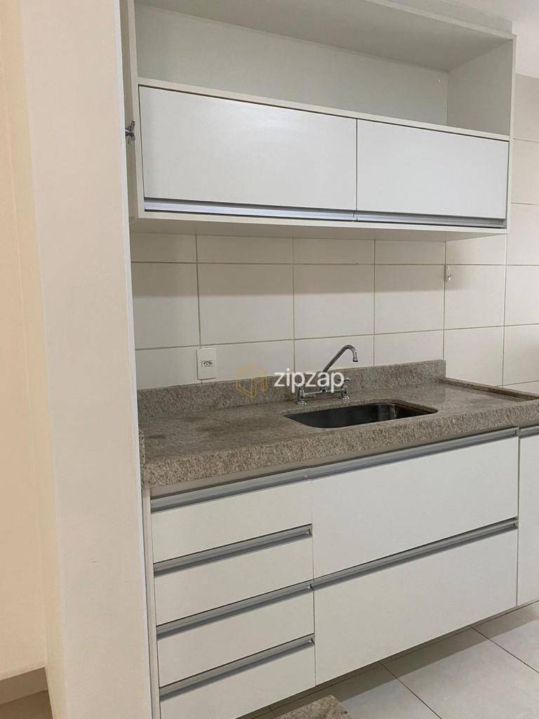 Apartamento para alugar com 3 quartos, 96m² - Foto 4