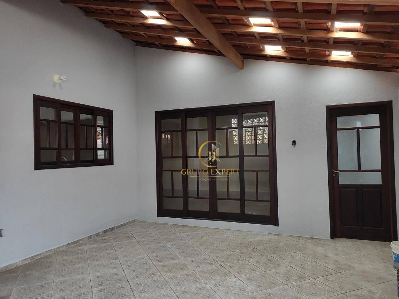 Casa à venda com 3 quartos, 92m² - Foto 4