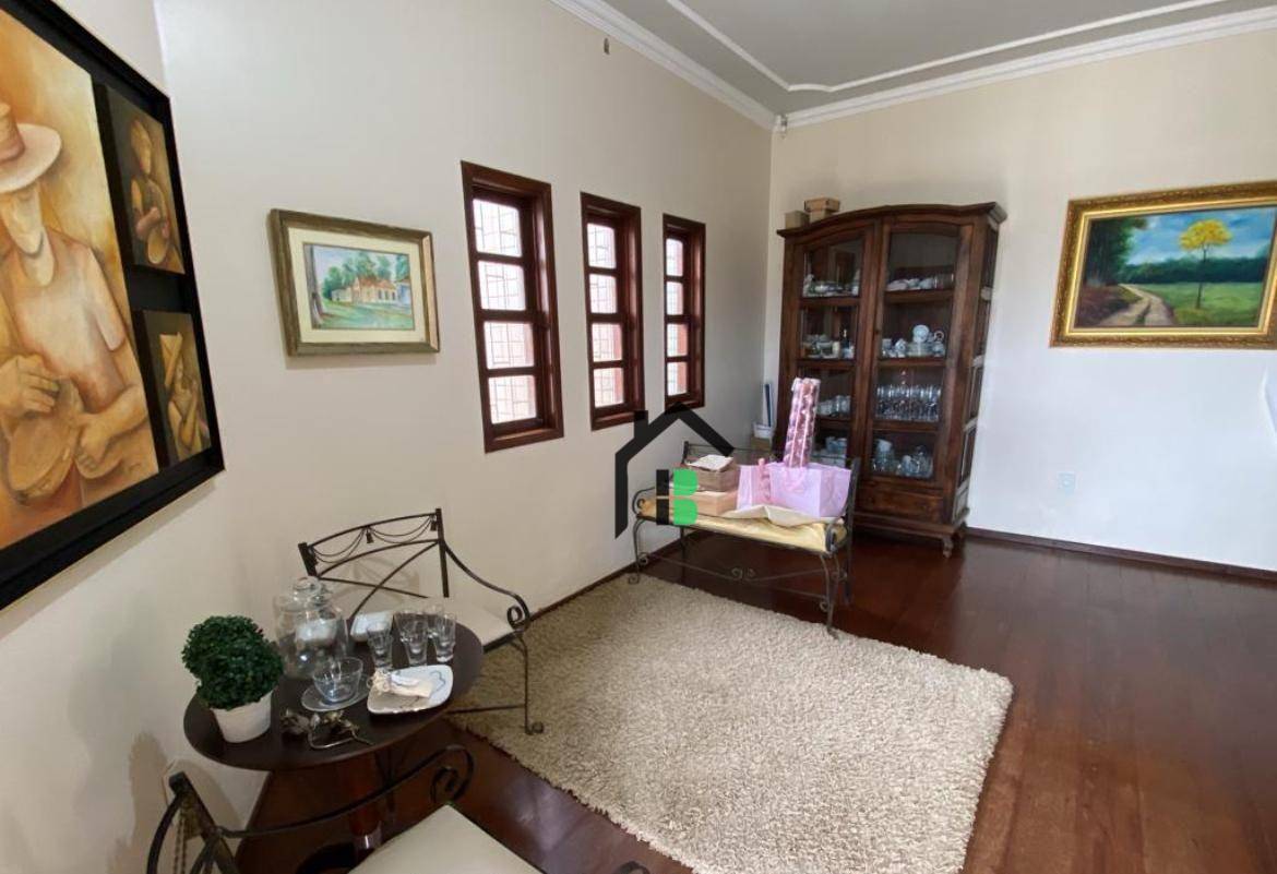 Casa, 3 quartos, 193 m² - Foto 1