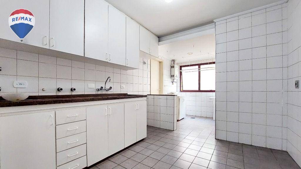 Apartamento para alugar com 3 quartos, 127m² - Foto 10