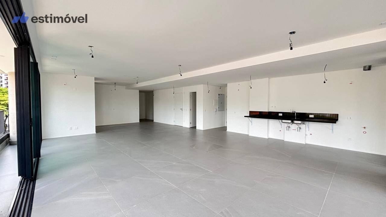 Apartamento à venda com 3 quartos, 218m² - Foto 6