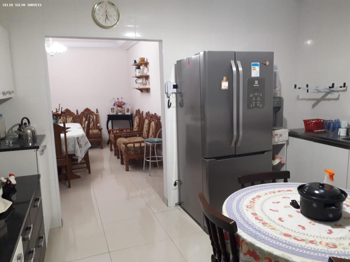 Casa à venda com 3 quartos, 280m² - Foto 8