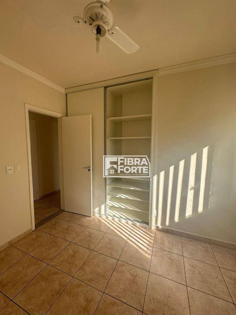 Apartamento à venda com 3 quartos, 74m² - Foto 4