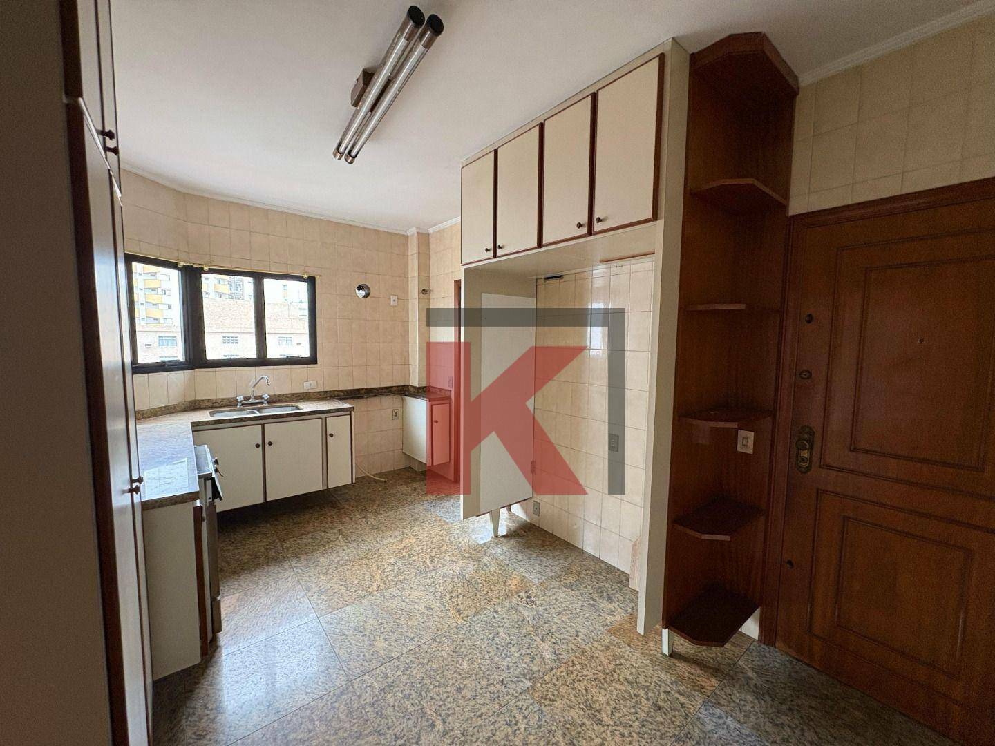 Apartamento para alugar com 4 quartos, 318m² - Foto 8