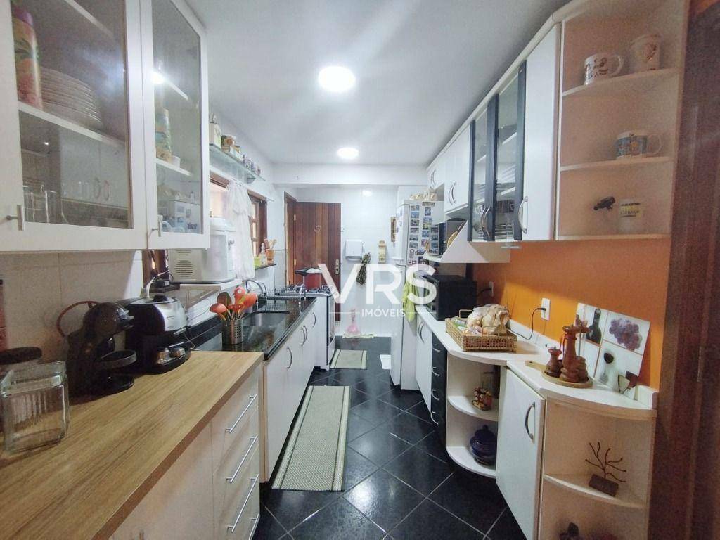 Casa à venda com 5 quartos, 180m² - Foto 15