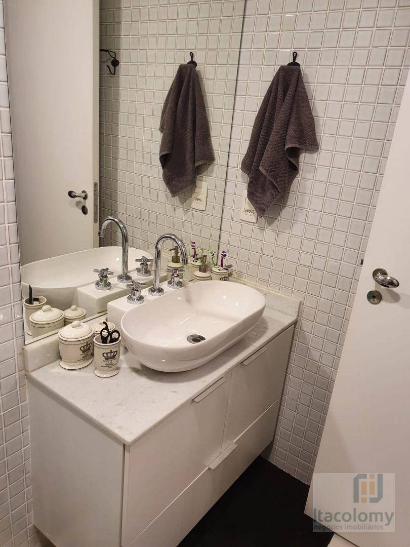 Apartamento para alugar com 2 quartos, 70m² - Foto 12