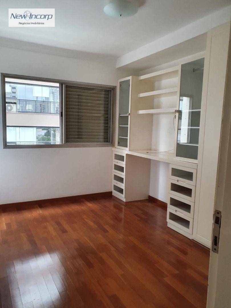 Apartamento à venda com 3 quartos, 140m² - Foto 3