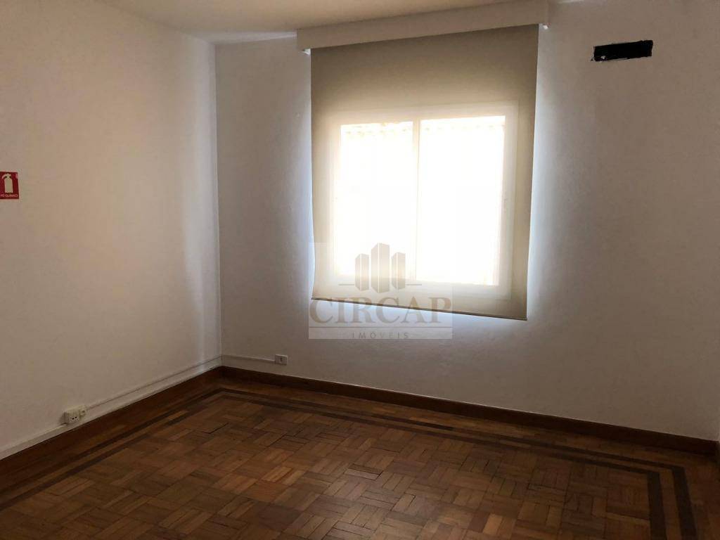 Casa para alugar com 4 quartos, 450m² - Foto 14