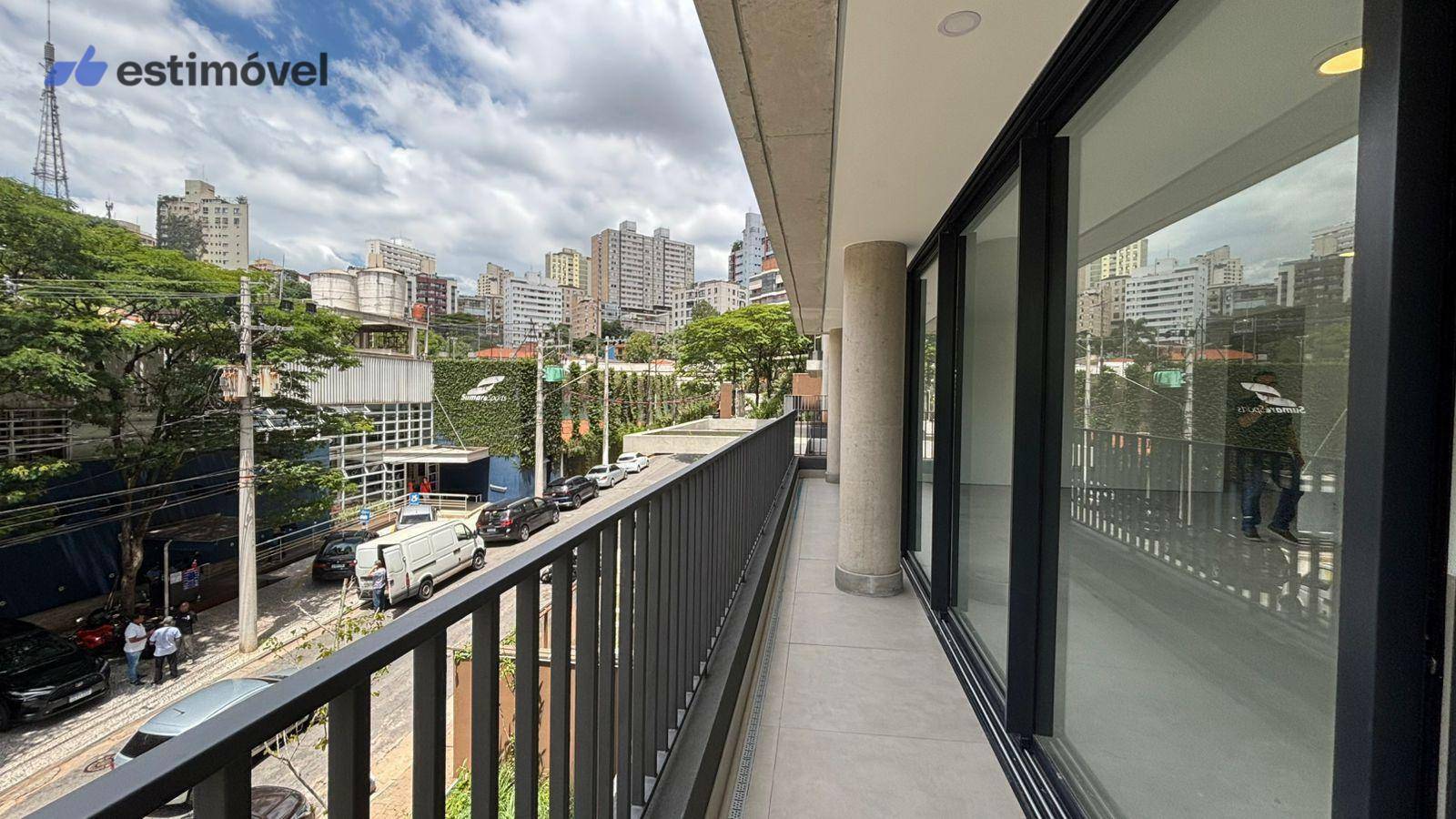 Apartamento à venda com 3 quartos, 218m² - Foto 2