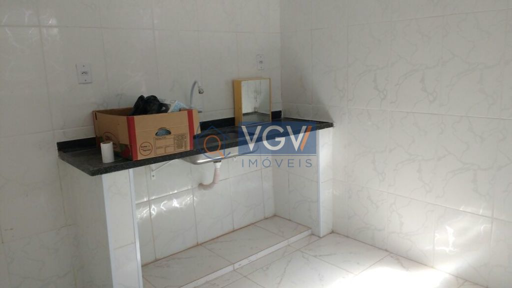 Casa à venda e aluguel com 2 quartos, 140m² - Foto 2