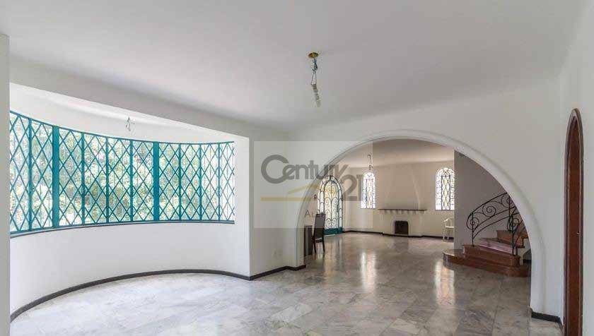 Casa à venda com 4 quartos, 330m² - Foto 1