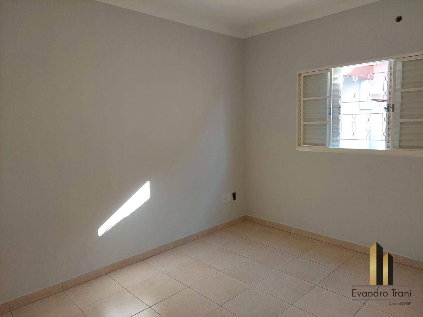 Casa à venda com 2 quartos, 100m² - Foto 3