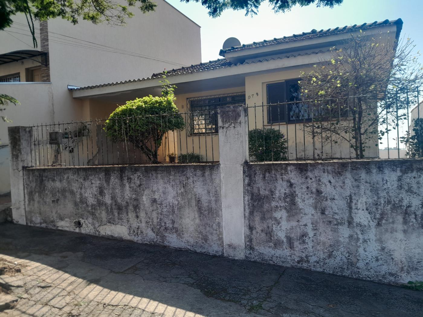 Casa à venda com 3 quartos, 268m² - Foto 1