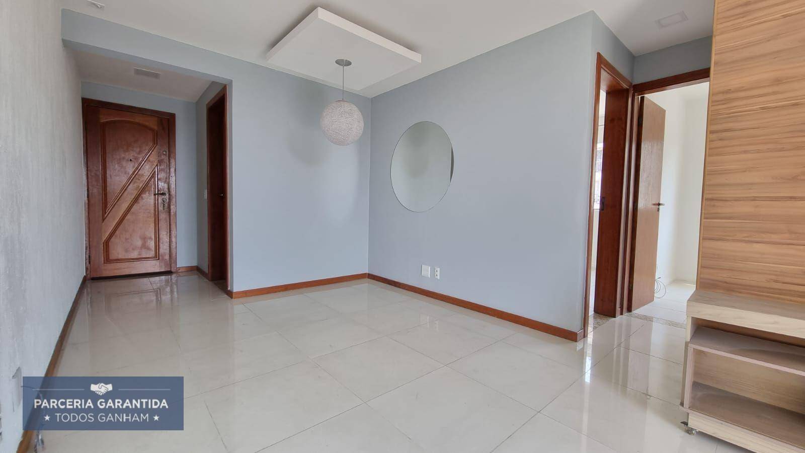 Apartamento à venda com 2 quartos, 60m² - Foto 1