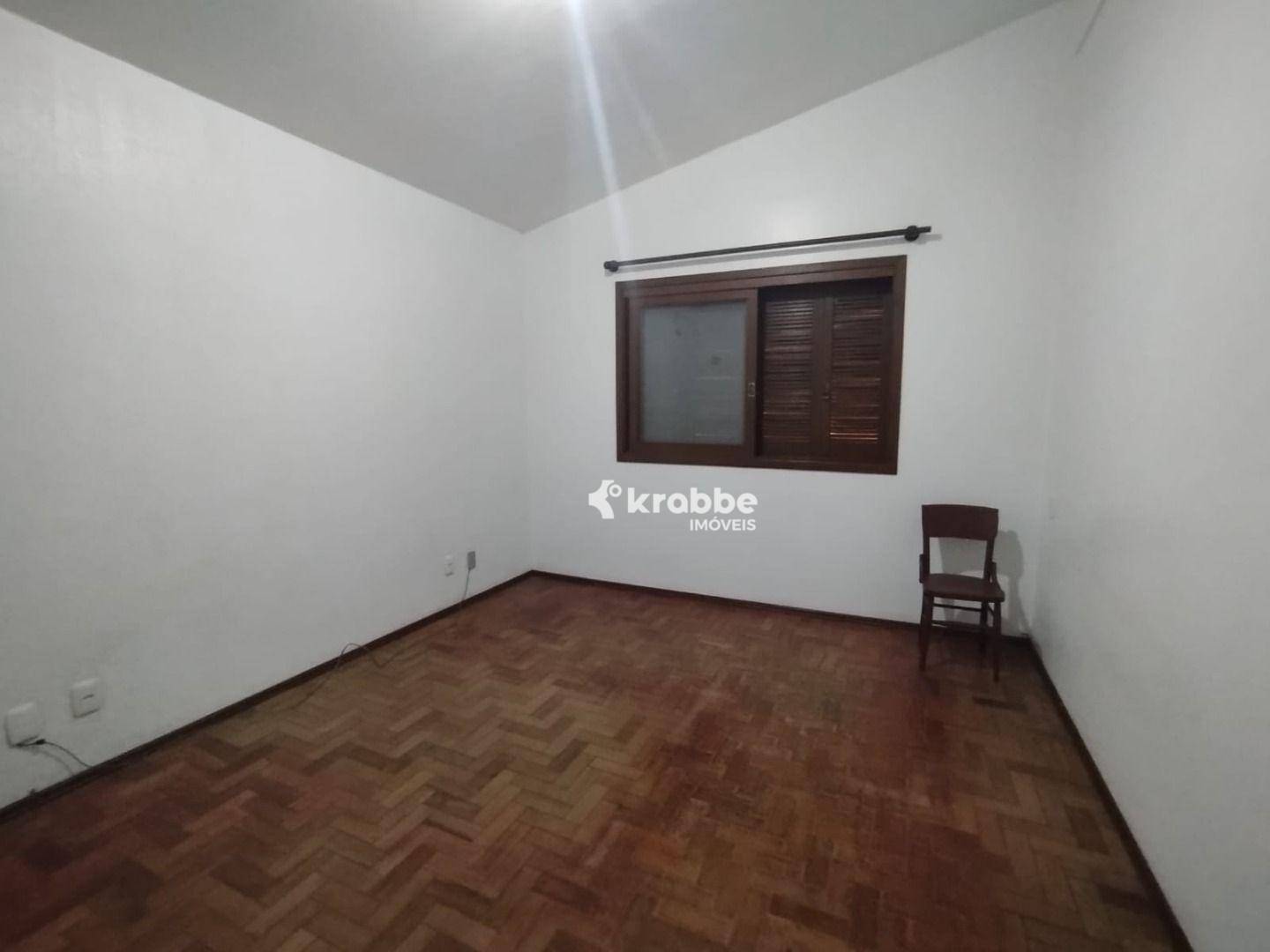 Casa para alugar com 4 quartos, 180m² - Foto 6