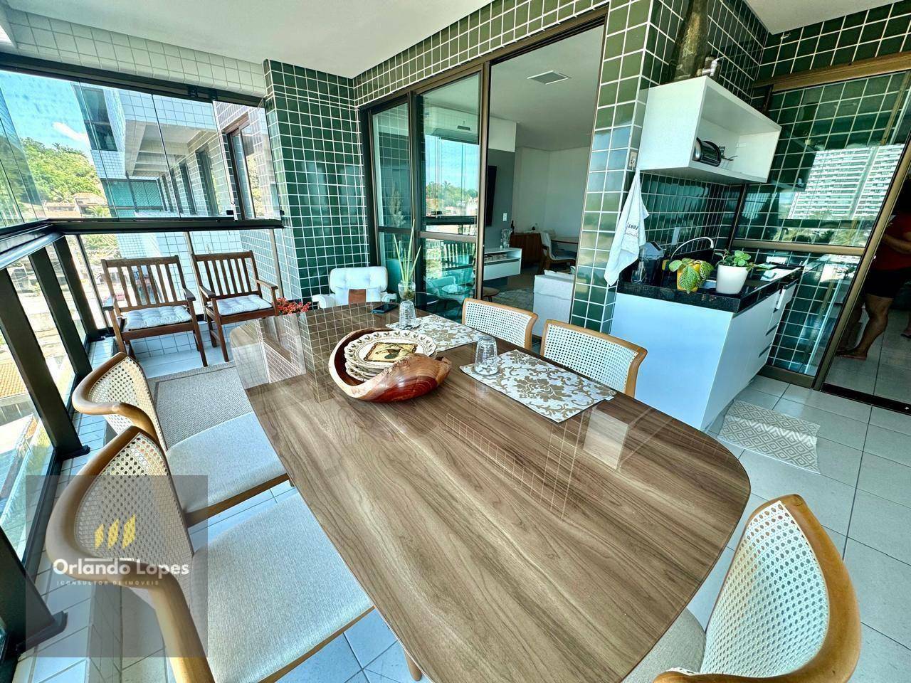 Apartamento à venda com 3 quartos, 114m² - Foto 2