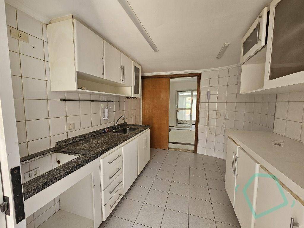 Casa de Condomínio para alugar com 3 quartos, 220m² - Foto 11