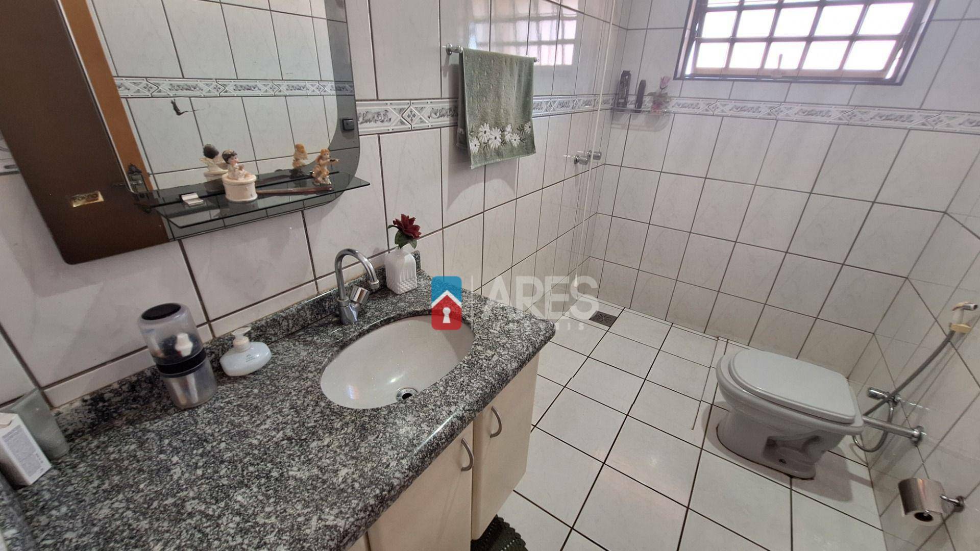Casa para alugar com 3 quartos, 189m² - Foto 4
