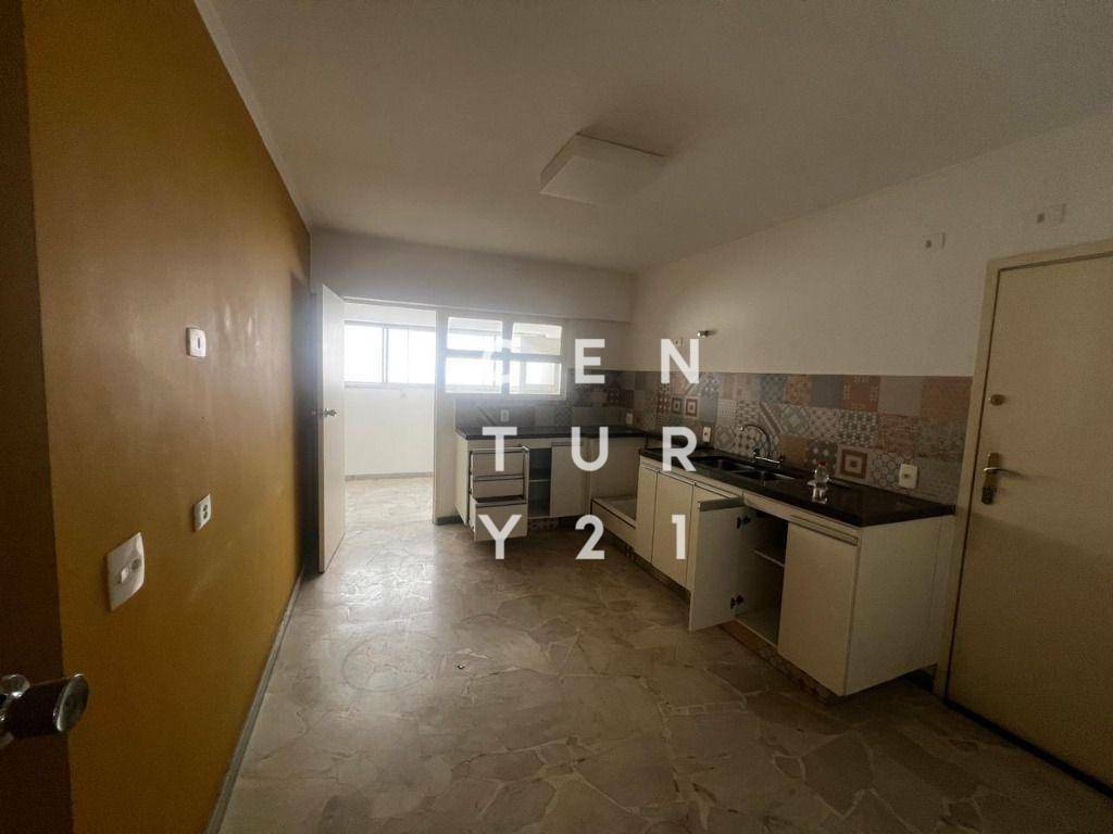 Apartamento à venda com 3 quartos, 139m² - Foto 13