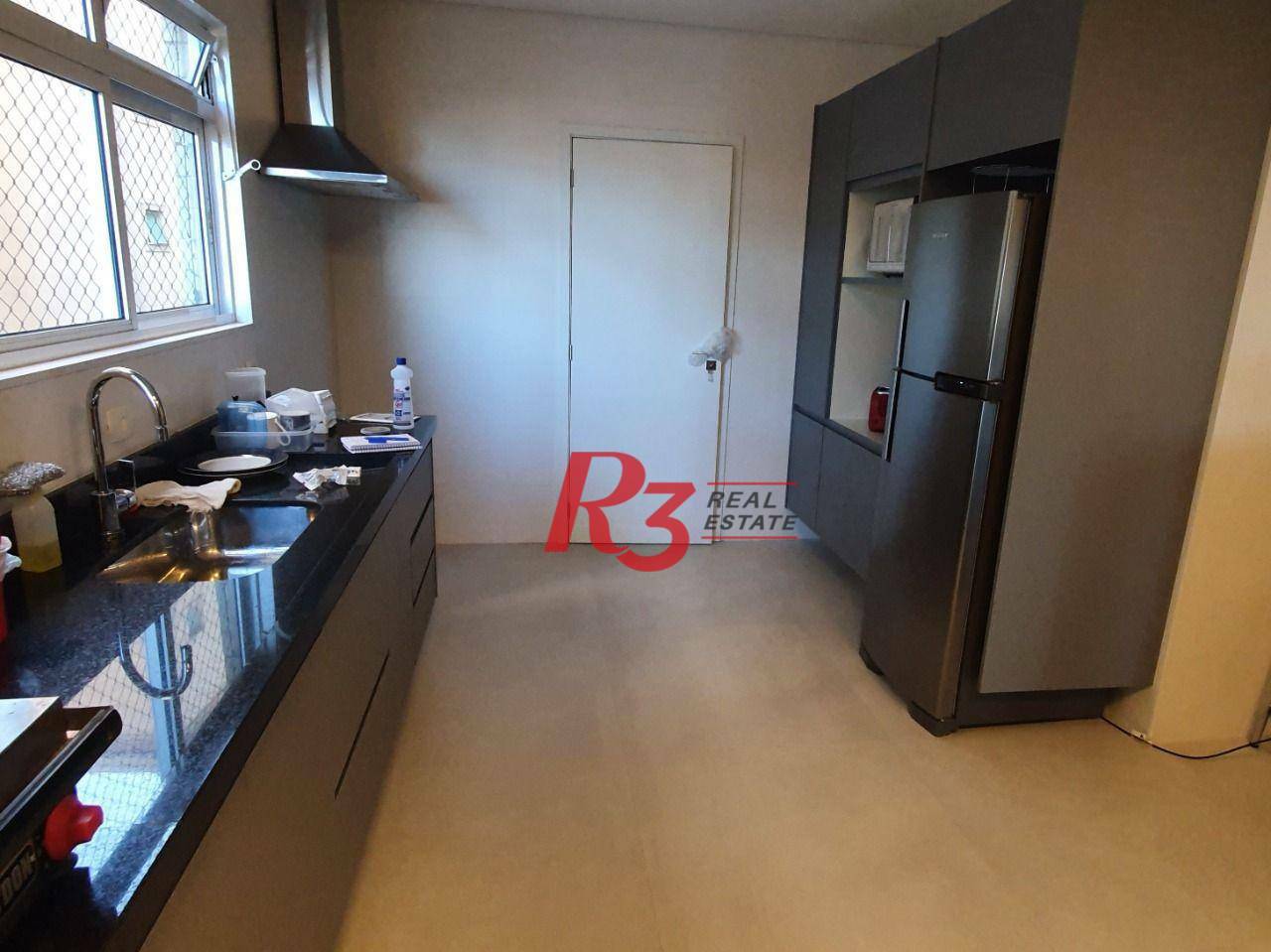 Apartamento para alugar com 4 quartos, 225m² - Foto 16