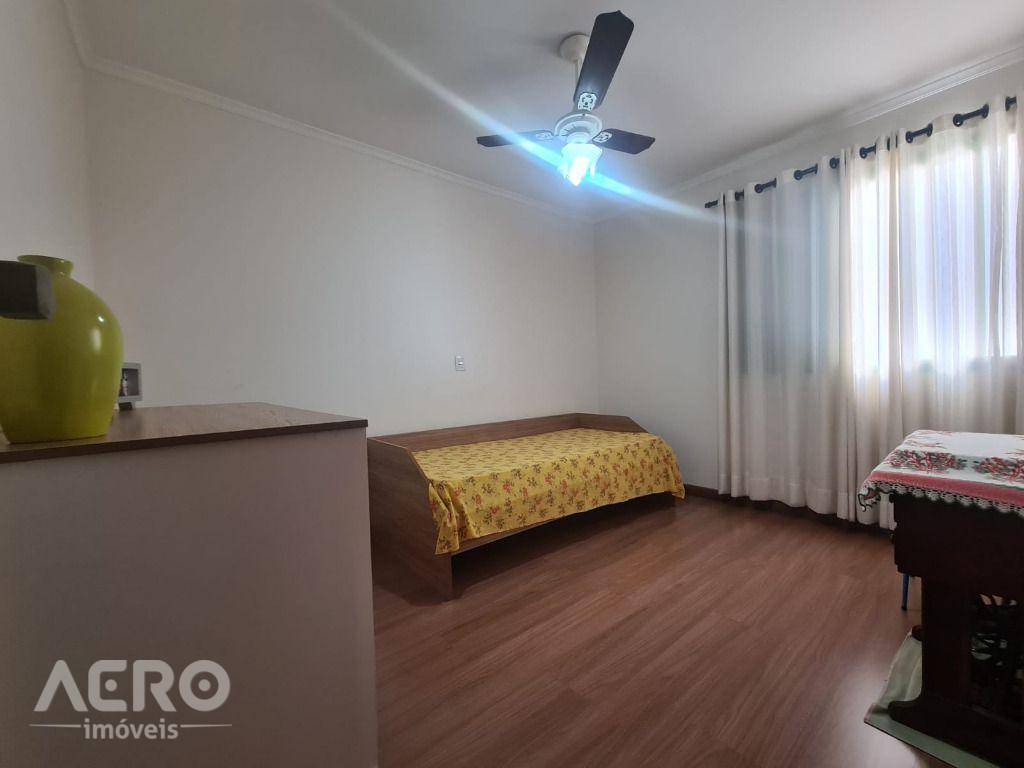 Apartamento à venda com 3 quartos, 128m² - Foto 5