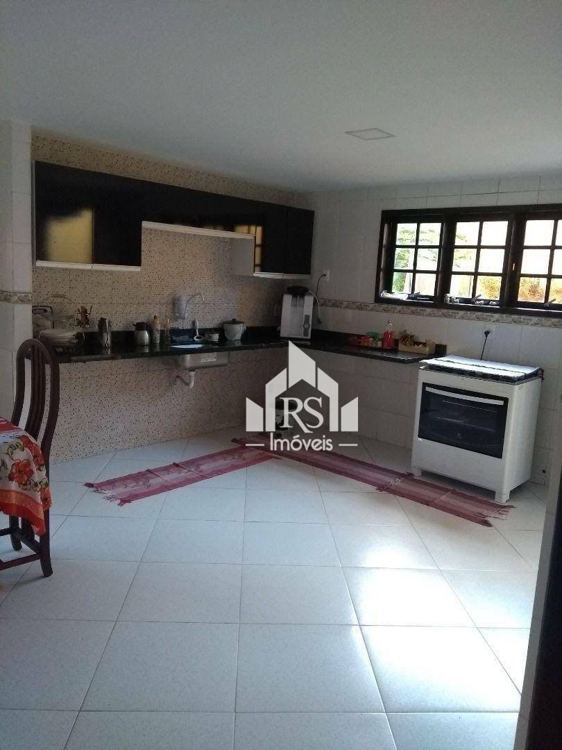 Casa à venda com 5 quartos, 220m² - Foto 16