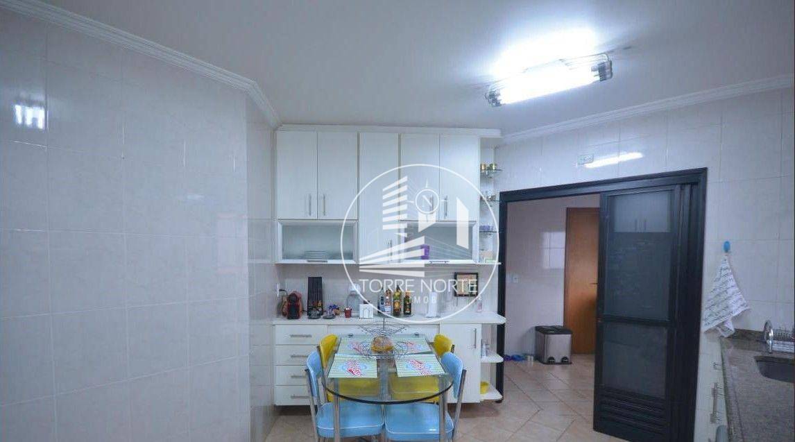 Apartamento à venda com 3 quartos, 127m² - Foto 7