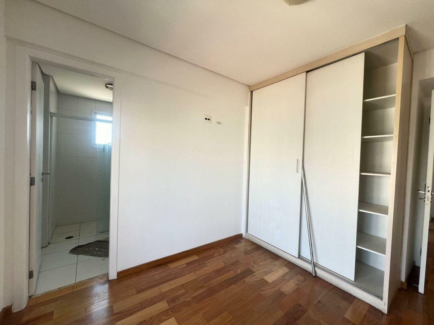 Apartamento para alugar com 4 quartos, 173m² - Foto 8