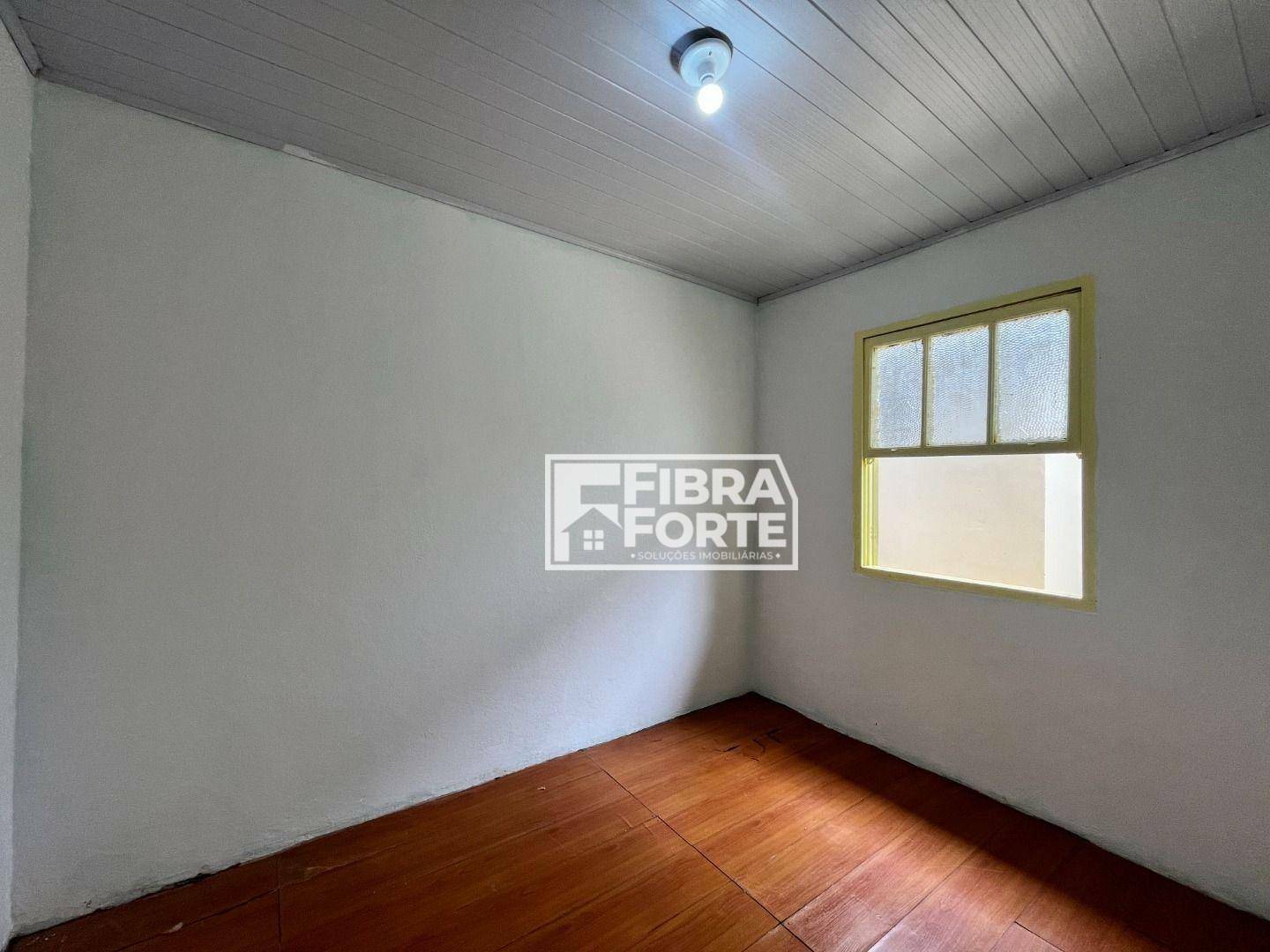 Casa à venda com 3 quartos, 76m² - Foto 4