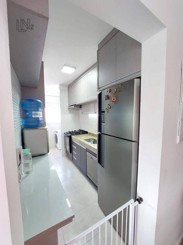 Apartamento à venda com 2 quartos, 76m² - Foto 9