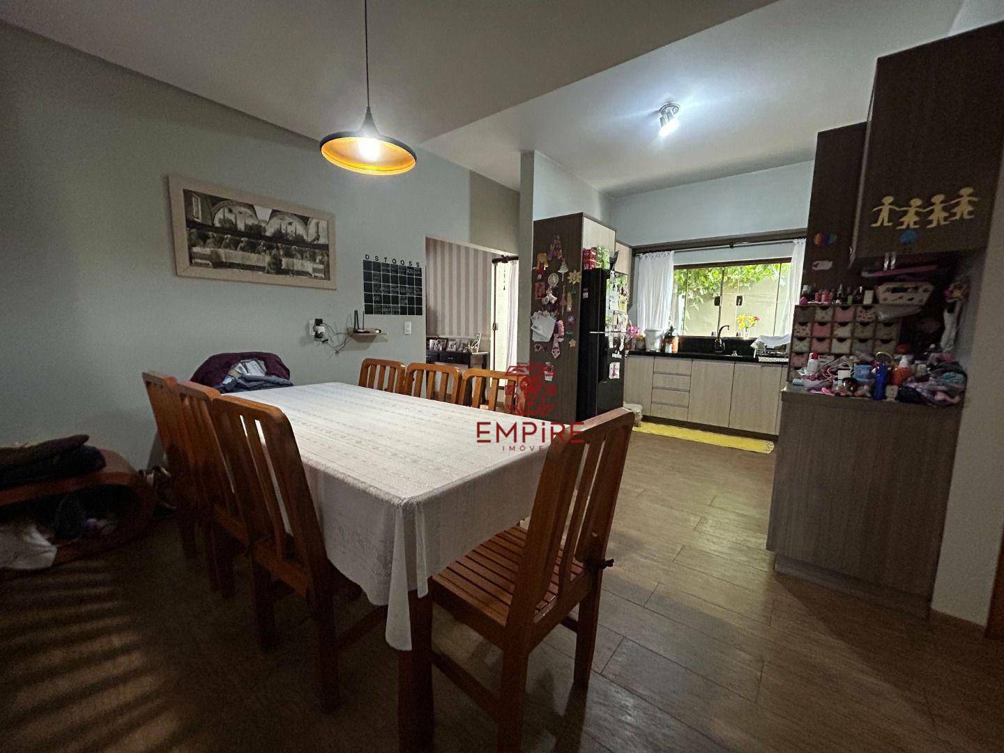 Casa à venda com 4 quartos, 300m² - Foto 3