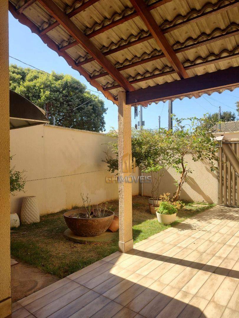 Casa à venda com 2 quartos, 180m² - Foto 4