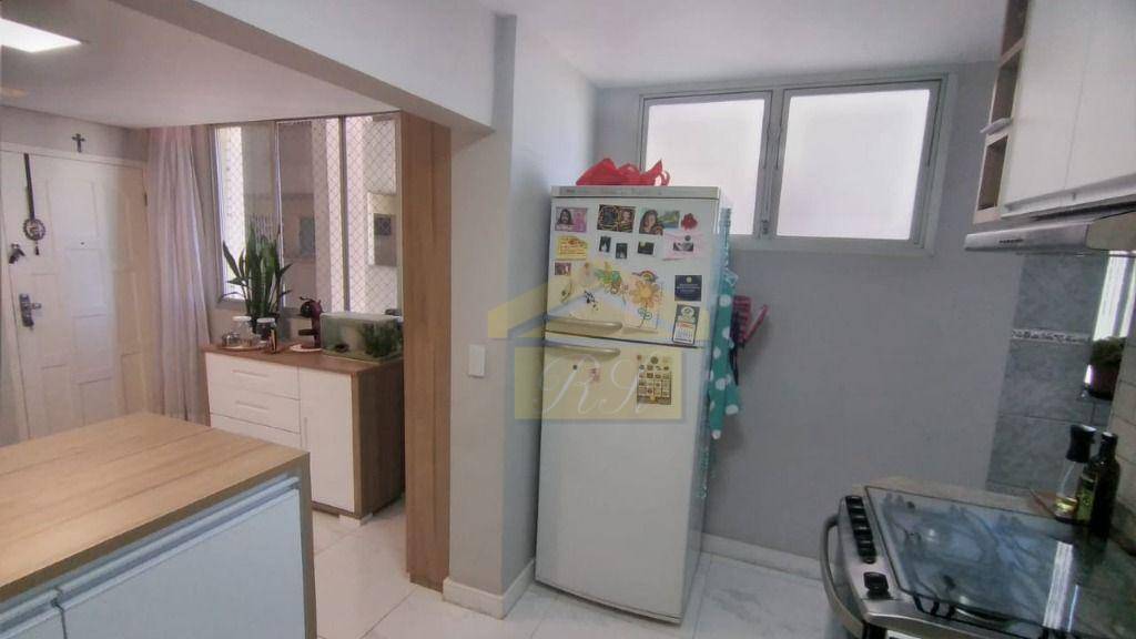 Apartamento à venda com 2 quartos, 72m² - Foto 7