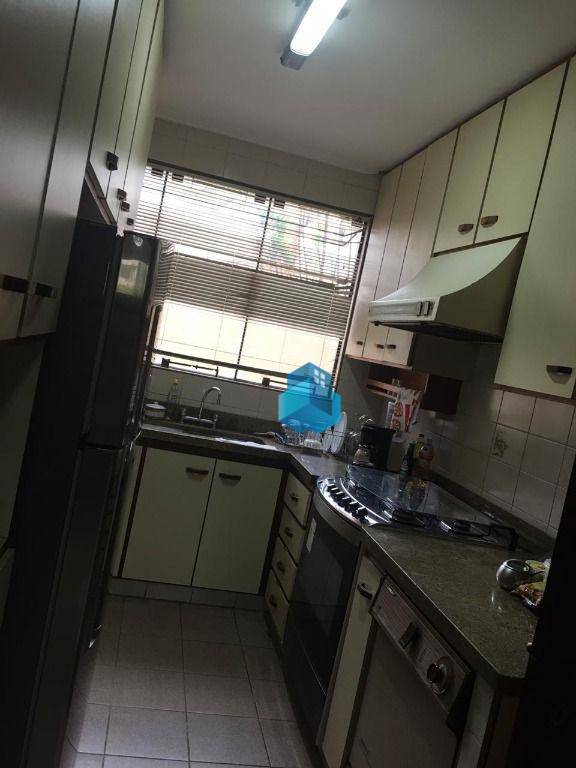 Apartamento à venda com 3 quartos, 165m² - Foto 23