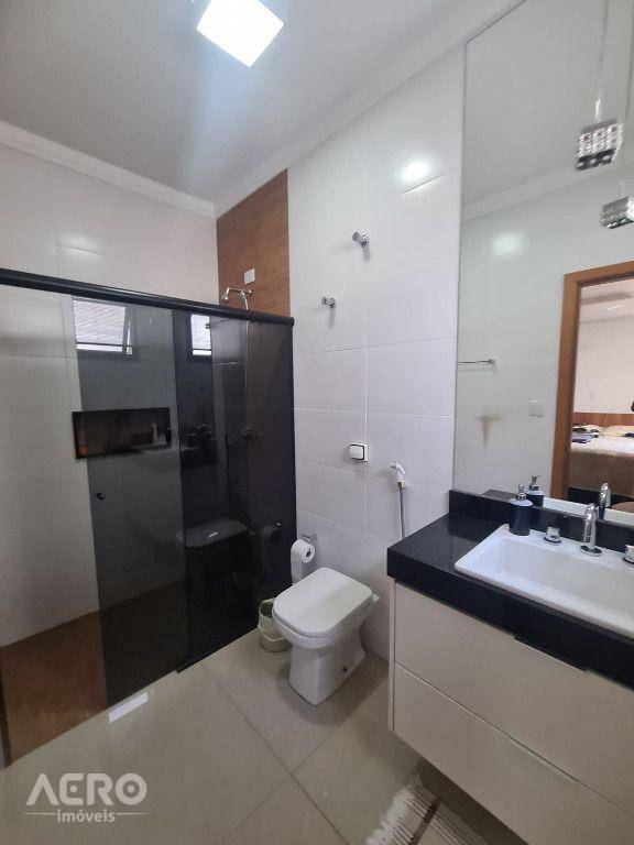 Casa de Condomínio à venda com 3 quartos, 226m² - Foto 10