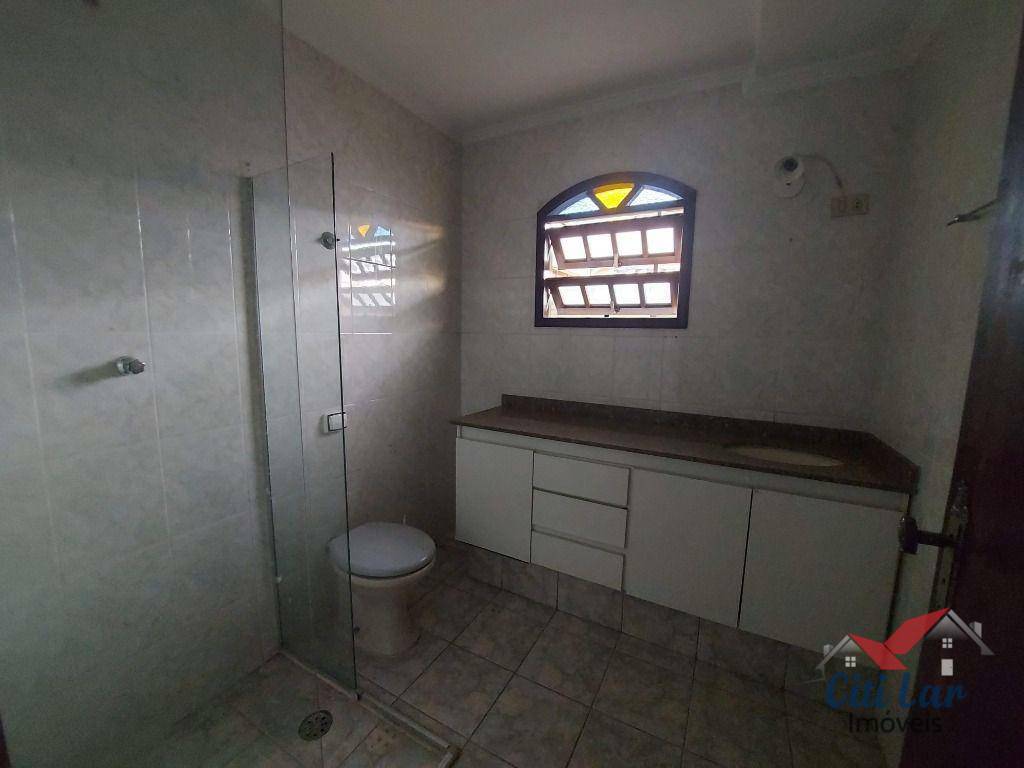 Casa para alugar com 2 quartos, 150m² - Foto 14