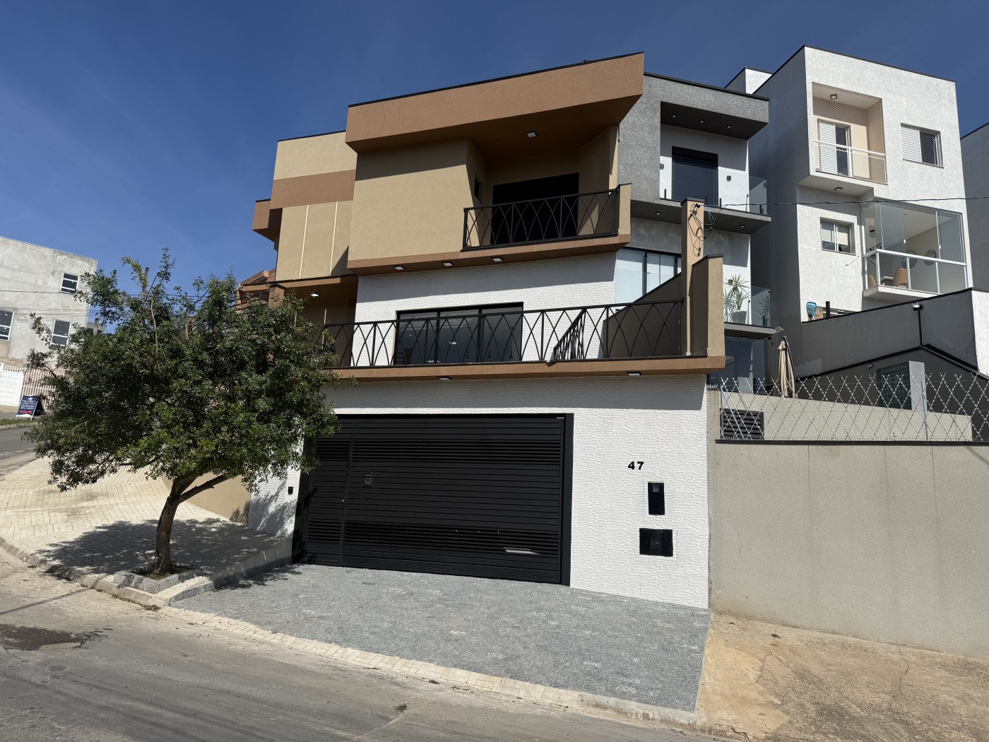 Casa à venda com 3 quartos, 200m² - Foto 3