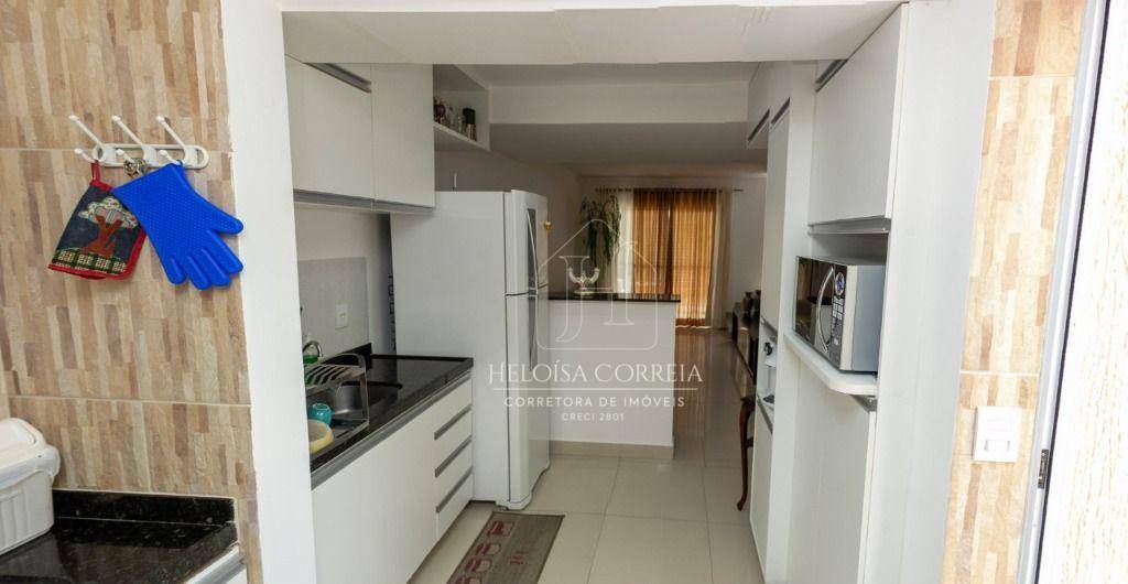 Casa à venda com 2 quartos, 68m² - Foto 4