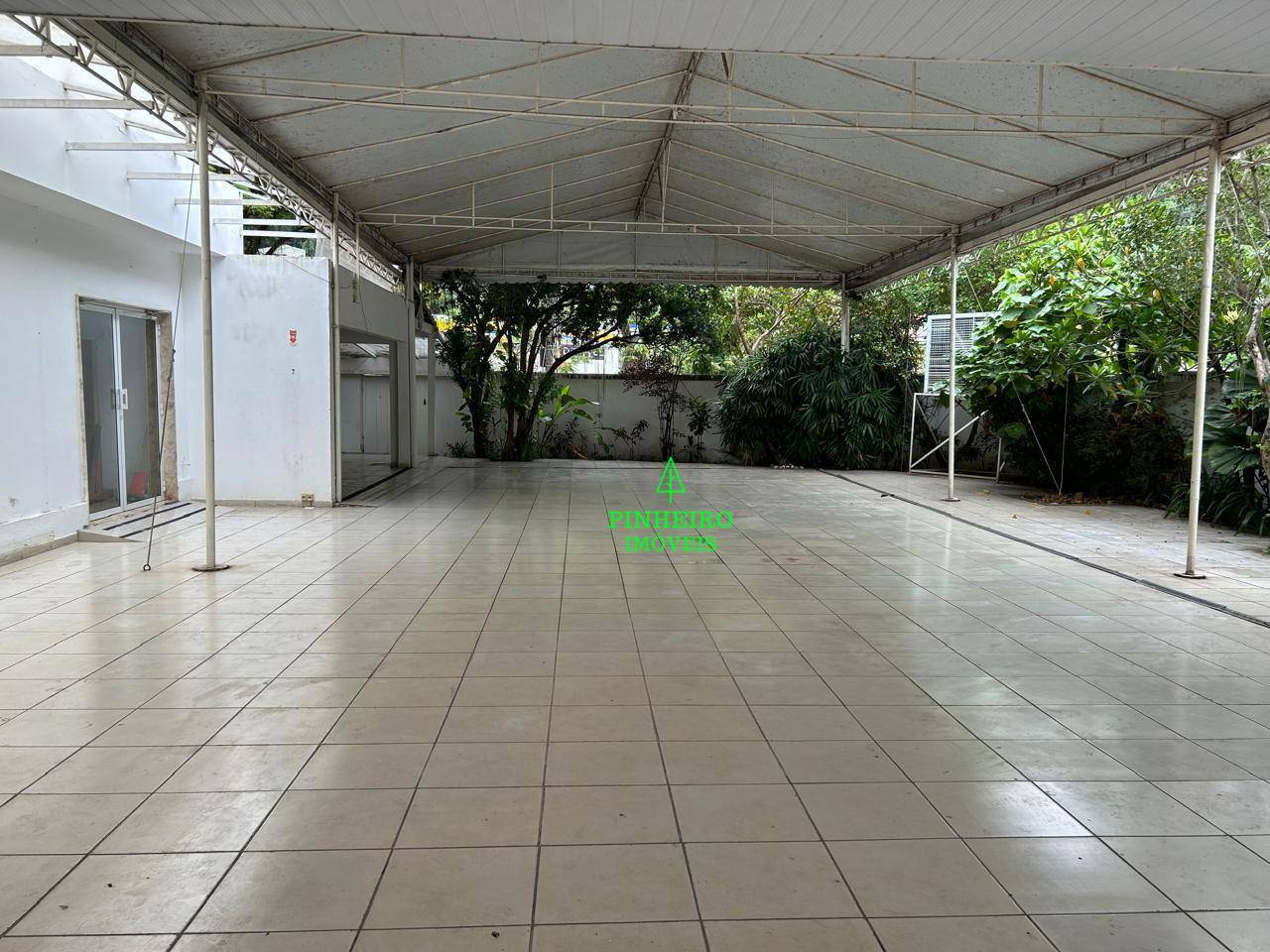 Casa à venda e aluguel com 2 quartos, 250m² - Foto 8