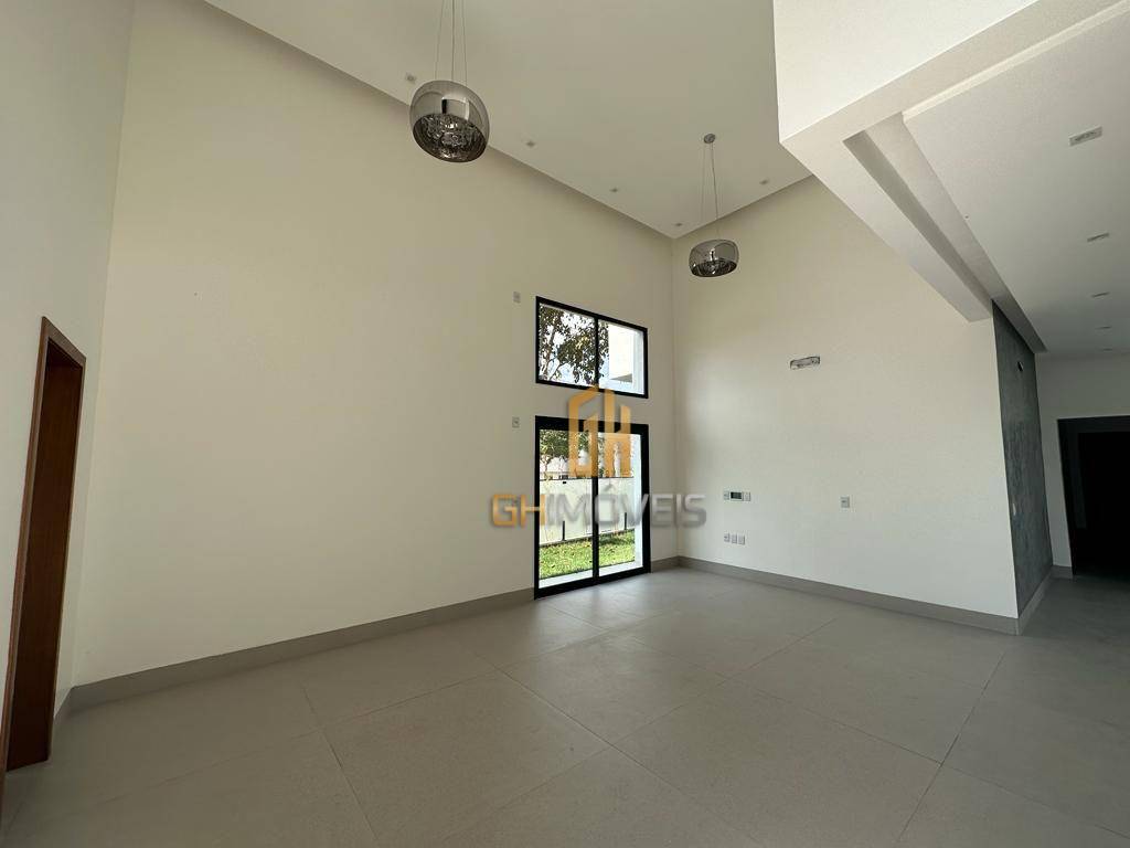 Casa de Condomínio à venda com 3 quartos, 232m² - Foto 4