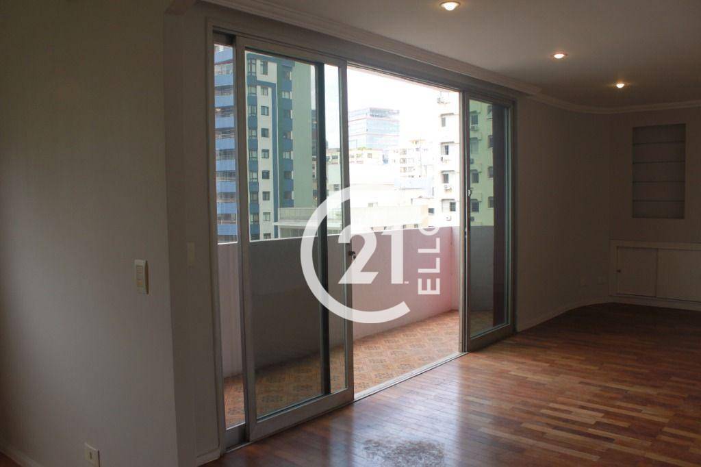 Apartamento para alugar com 3 quartos, 197m² - Foto 10