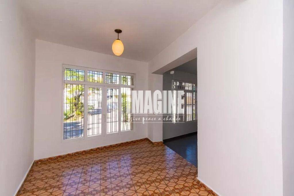 Sobrado à venda e aluguel com 3 quartos, 220m² - Foto 1