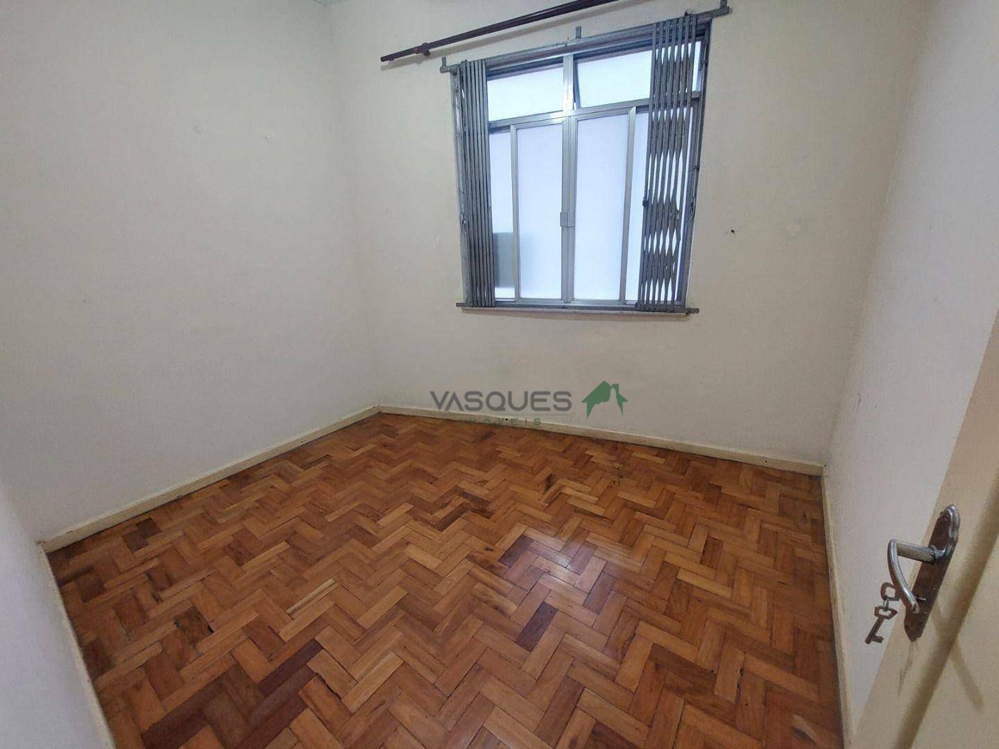 Apartamento para alugar com 2 quartos, 65m² - Foto 6