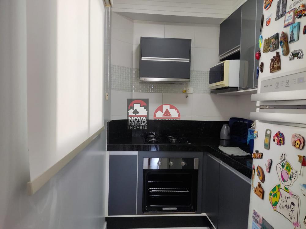 Apartamento à venda com 2 quartos, 74m² - Foto 4