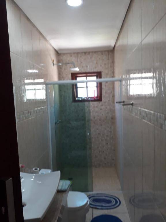 Casa à venda com 3 quartos, 300m² - Foto 2